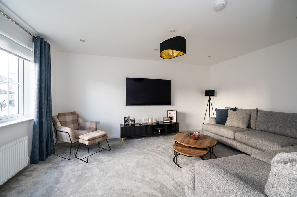 Property photo 2 of 27 Property Image 2