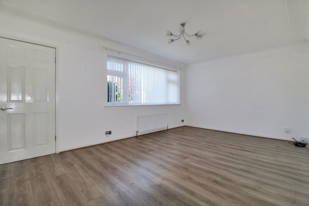 Property photo 3 of 25