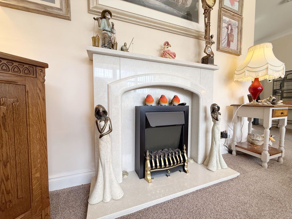Property photo 3 of 12 Sitting Room