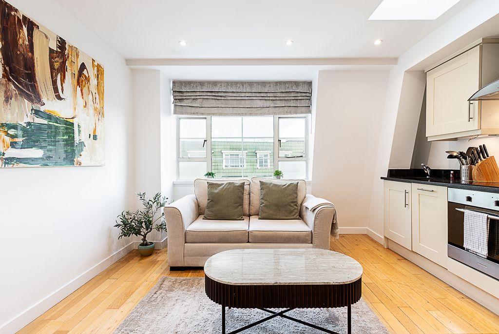 Property photo 2 of 26