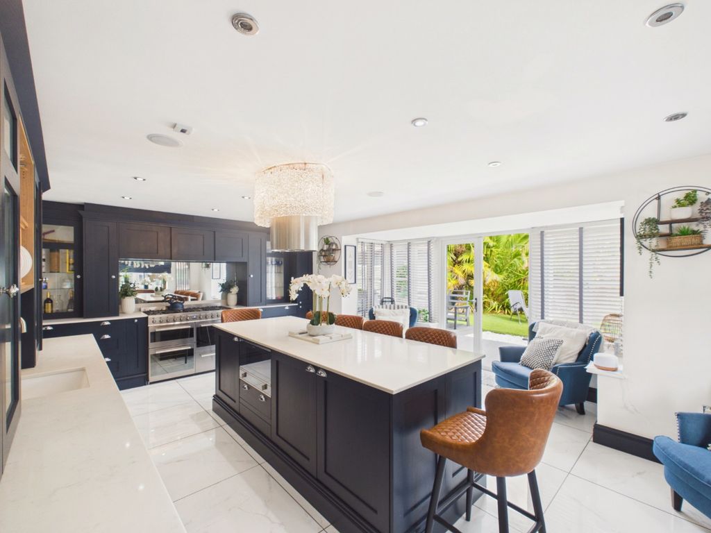 Property photo 1 of 38 5337981
