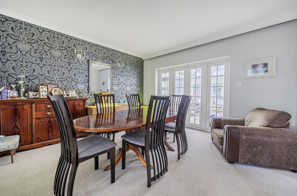 Additional image 6 of 4 bed detached house for saleHatch Ride, Crowthorne, Berkshire RG45