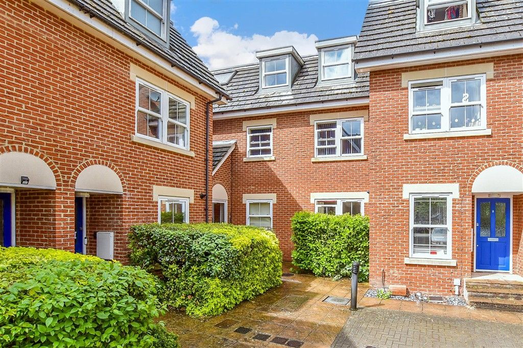 Property photo 3 of 10 External (Web)