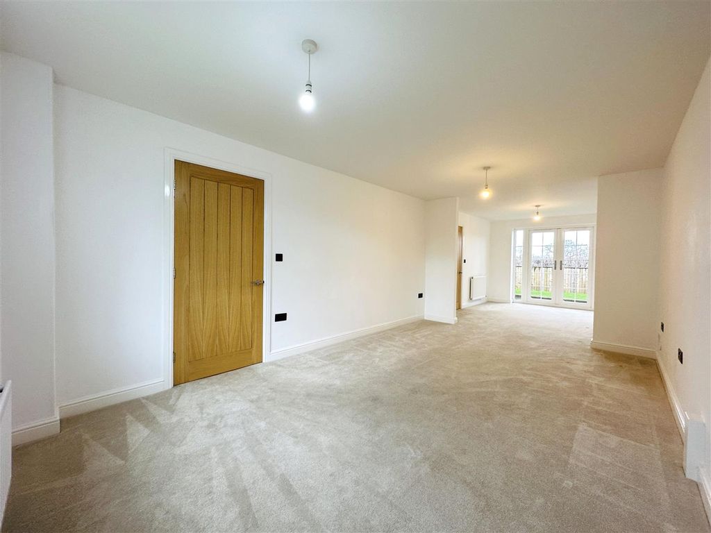 Property photo 3 of 18 Lounge Diner