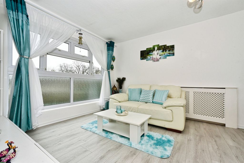 Property photo 3 of 23