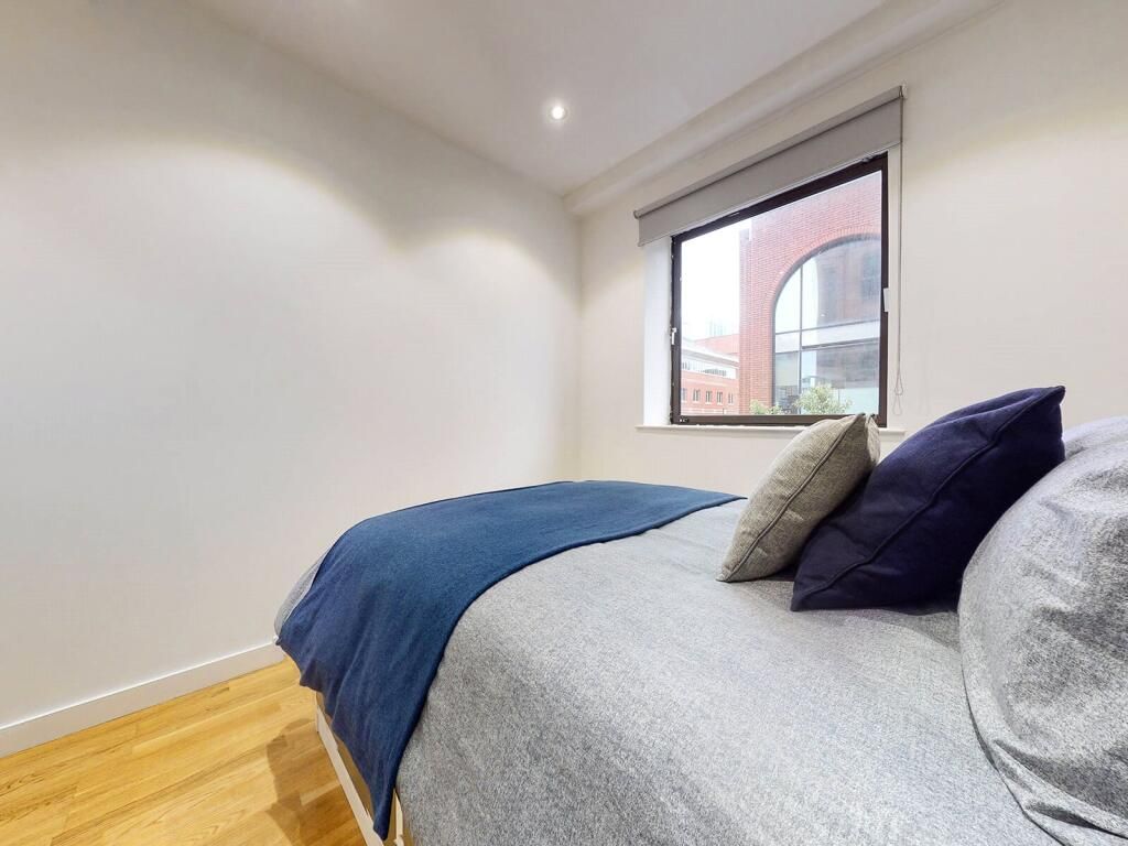 Property photo 1 of 9 Call Us To View This 2 Bedroom In Se15