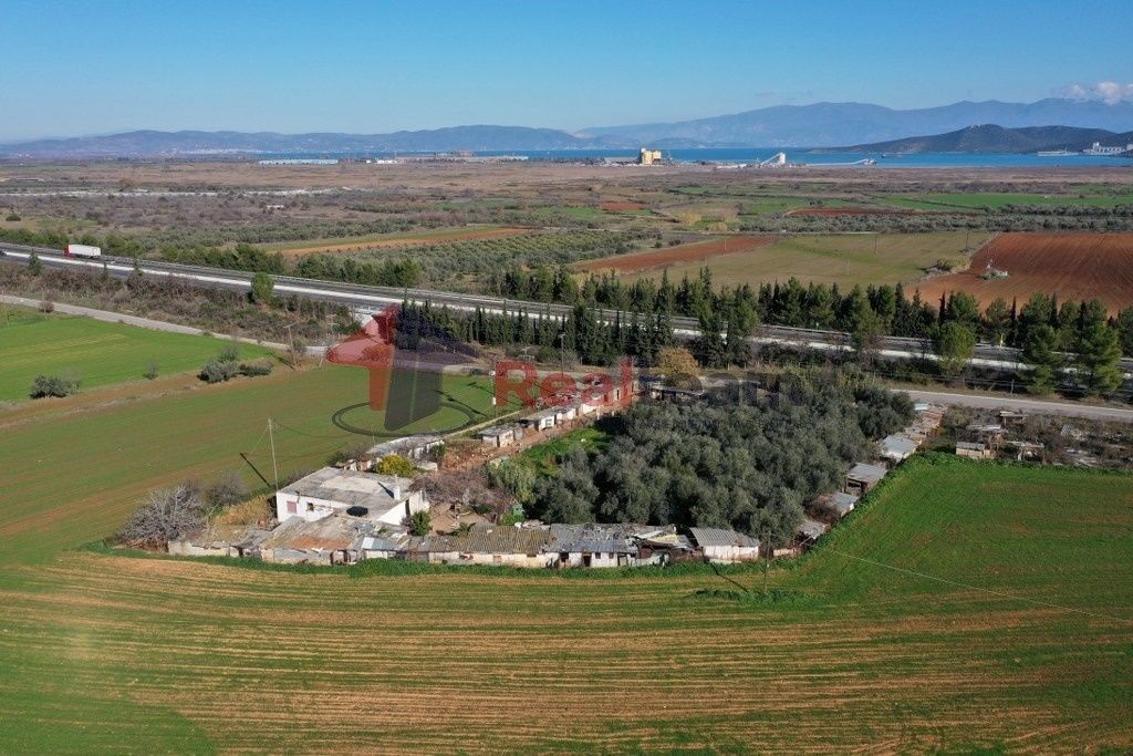 Property photo 3 of 25