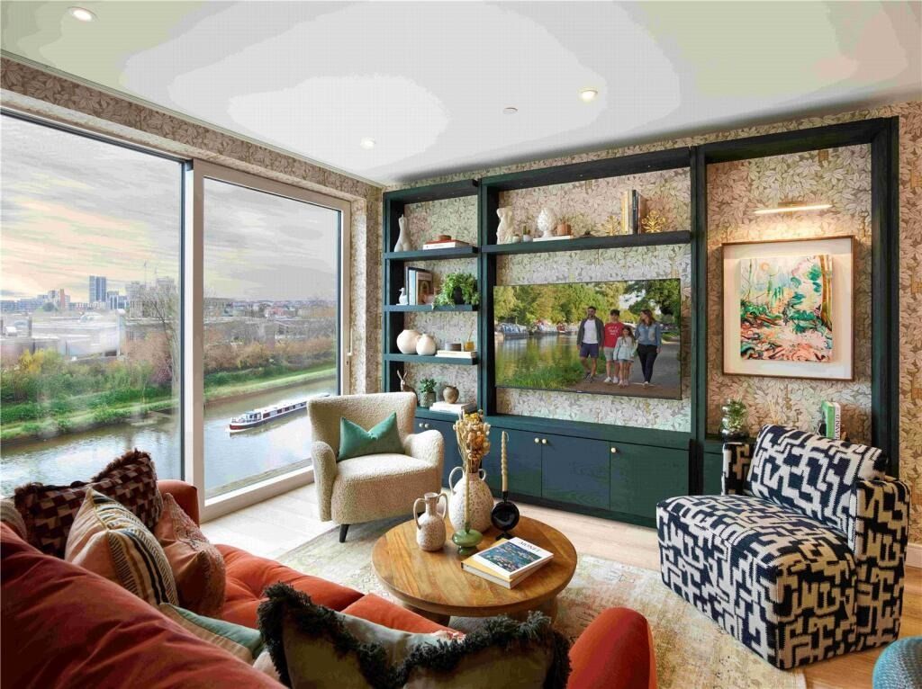 Property photo 2 of 8 4235961