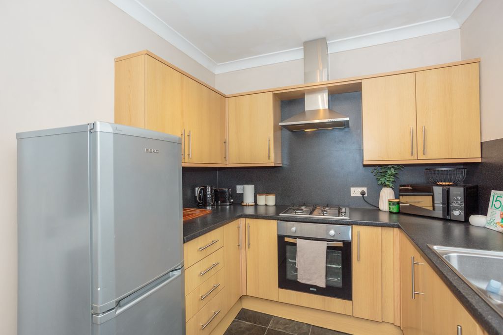 Property photo 3 of 20 Kitchen