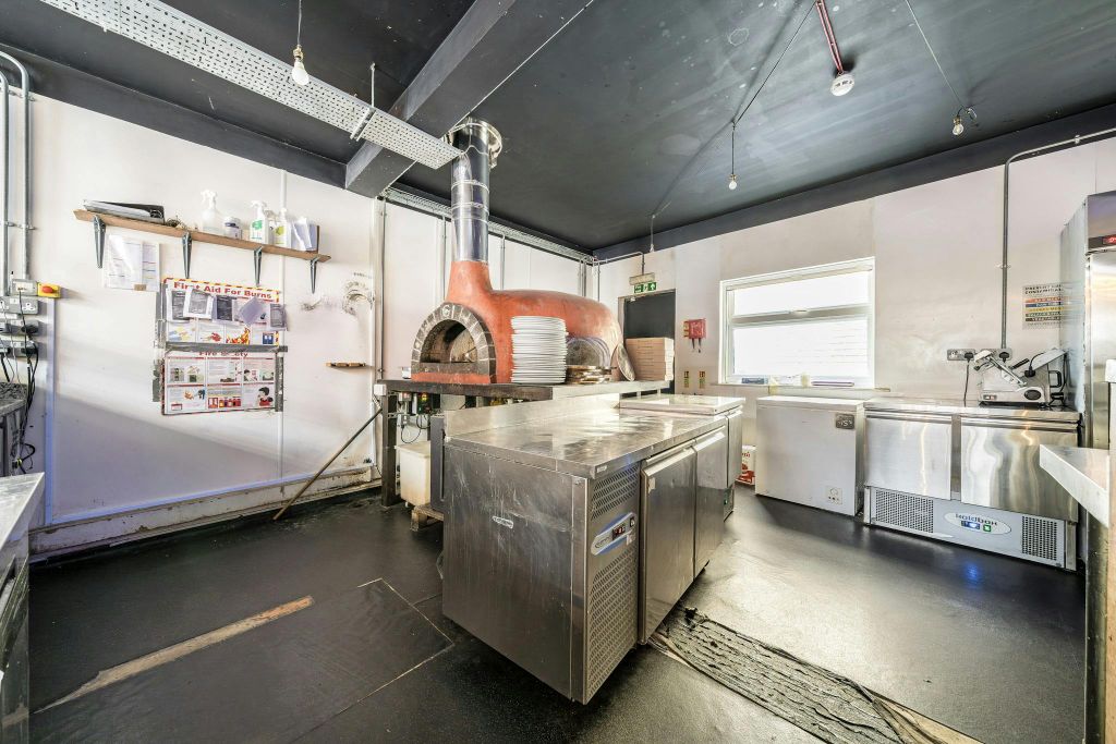 Property photo 3 of 10 179 Queens Road Kitchen.Jpg