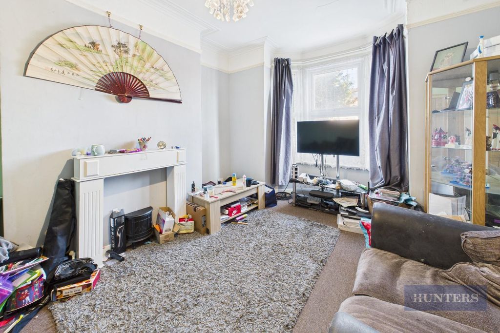 Property photo 3 of 13 Cam05152G0-Pr0298-Still019.Jpg