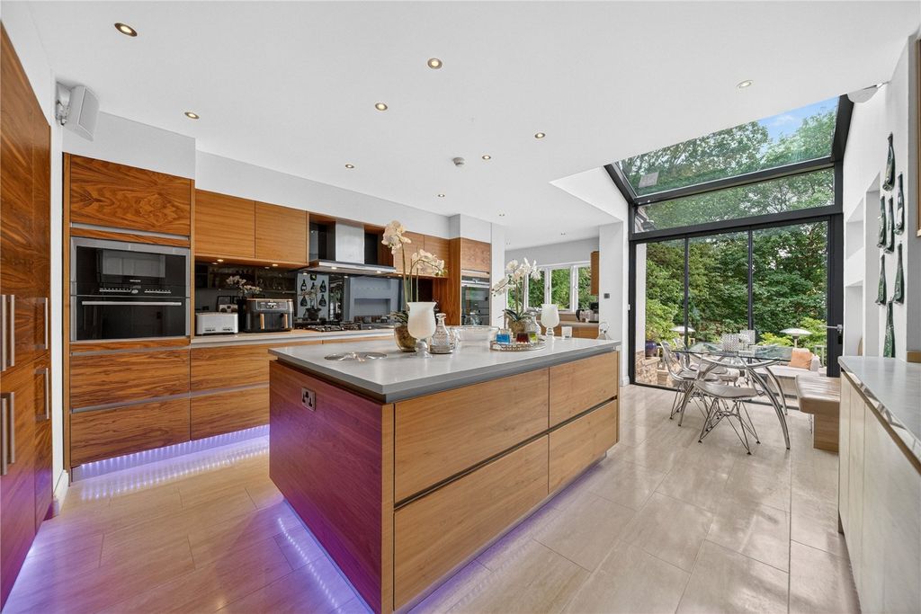 Property photo 2 of 32 Kitchen