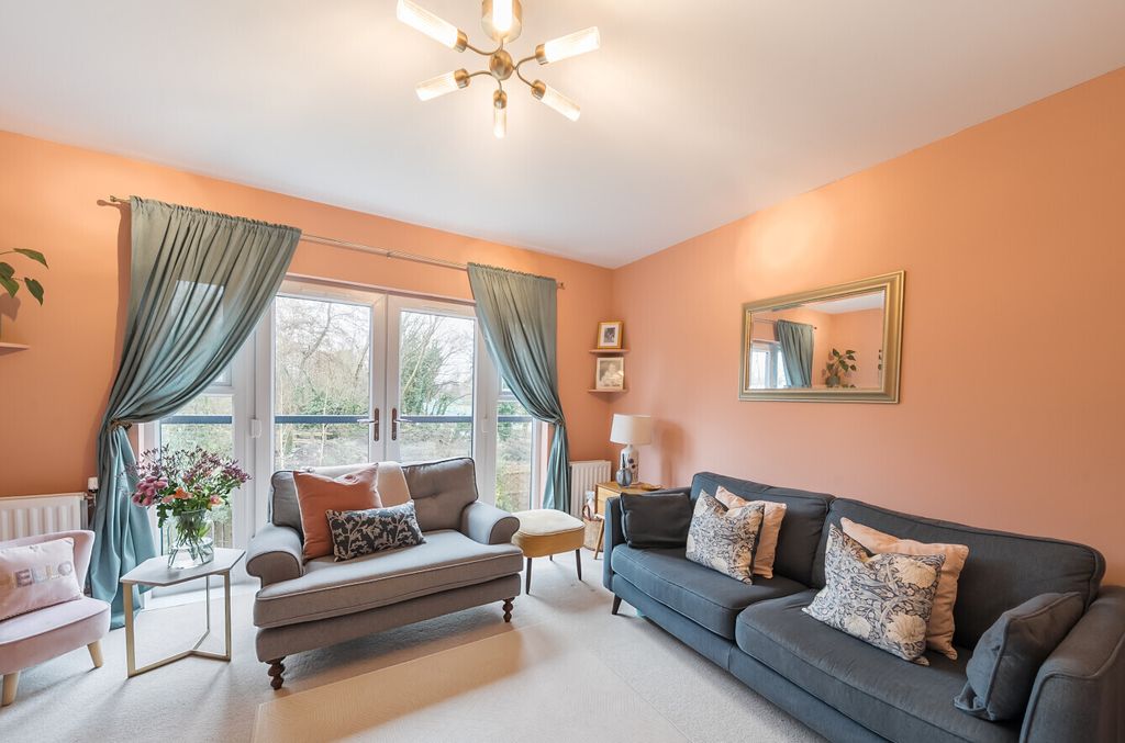 Property photo 2 of 24 Picture No. 14