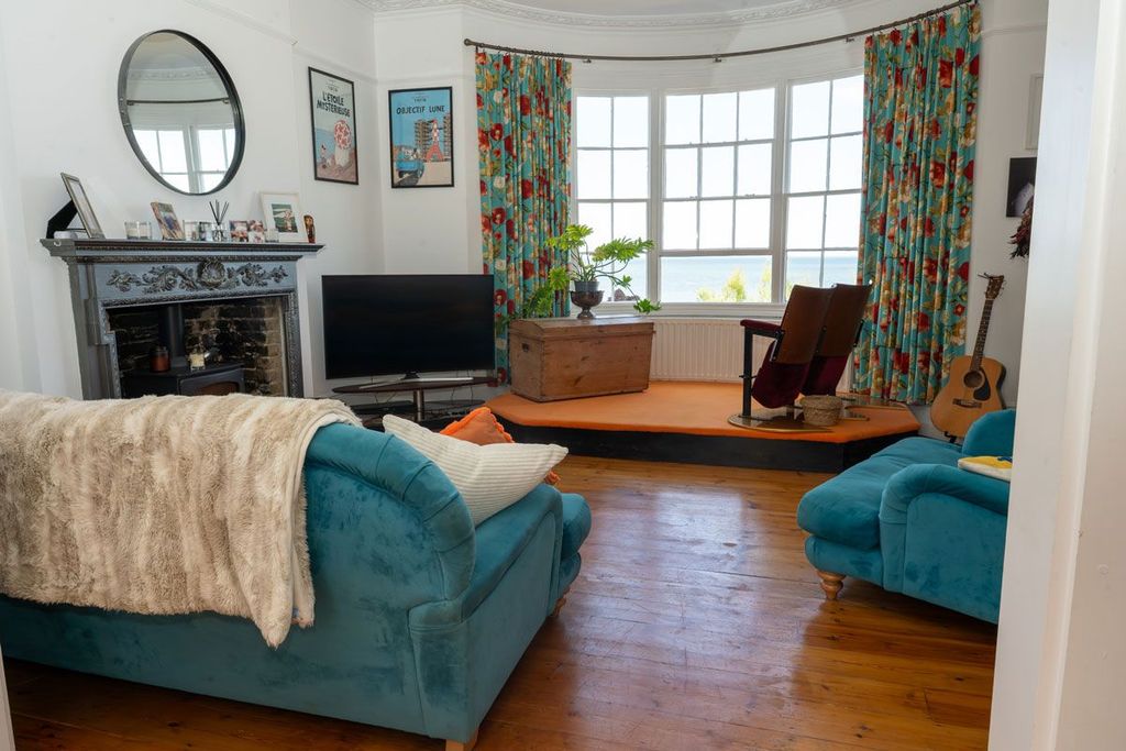 Property photo 3 of 21