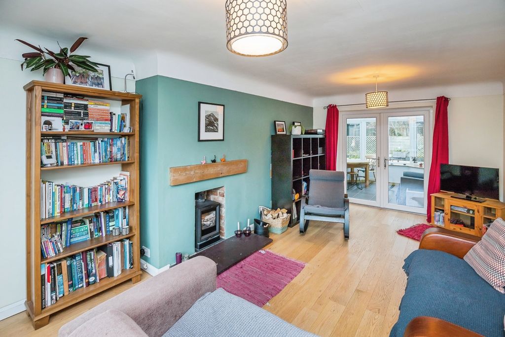 Property photo 2 of 17 Photo