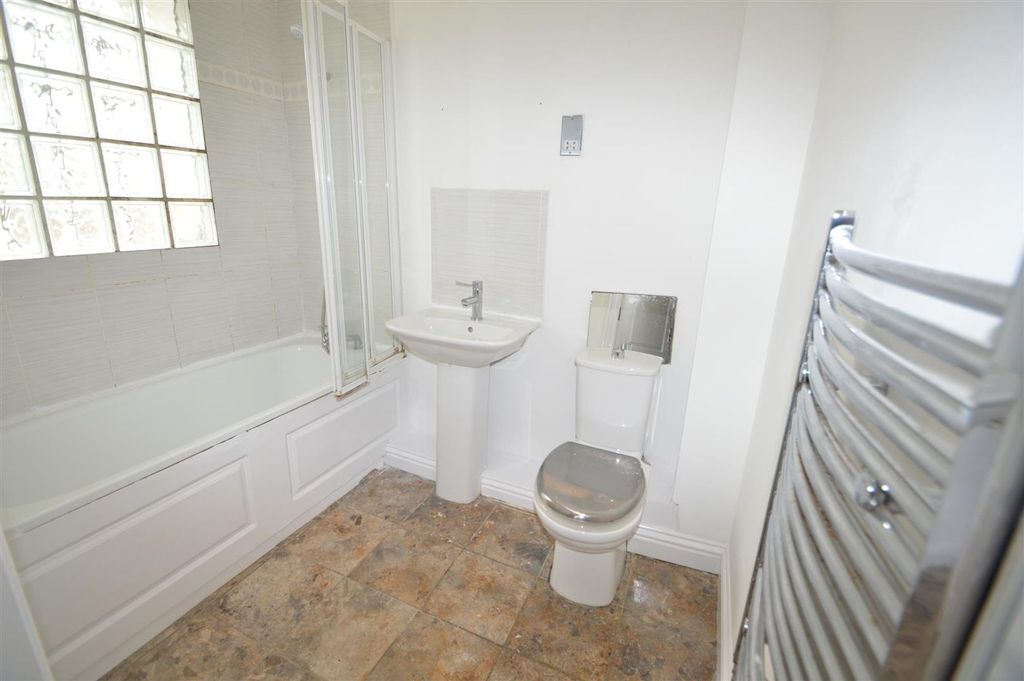 Property photo 3 of 3 Powers Court Rd Bh25