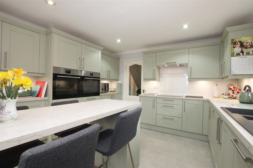 Property photo 2 of 18 Kitchen.Jpg