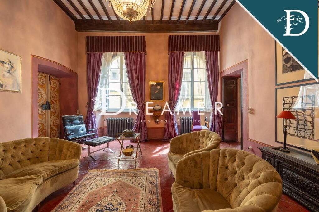 Property photo 2 of 39