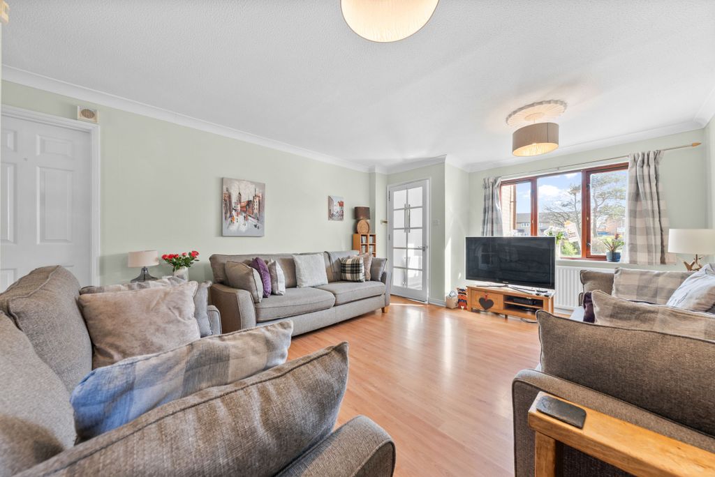 Property photo 2 of 35