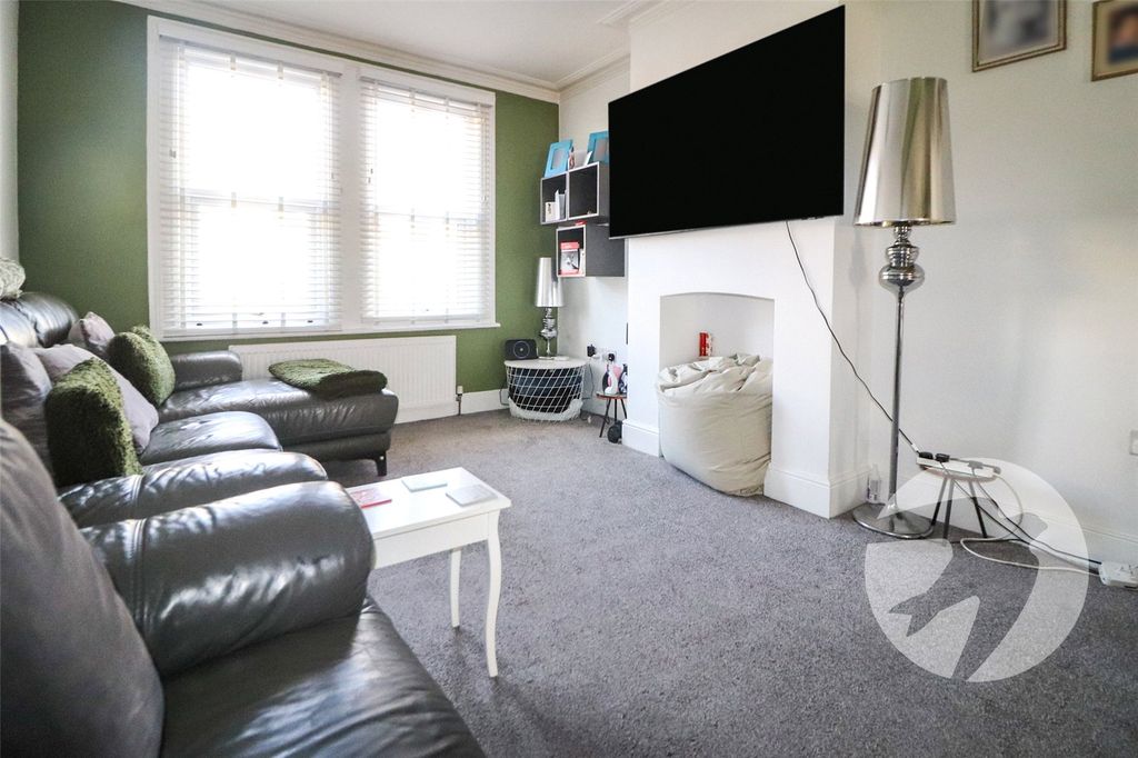 Property photo 3 of 16 Picture No. 22