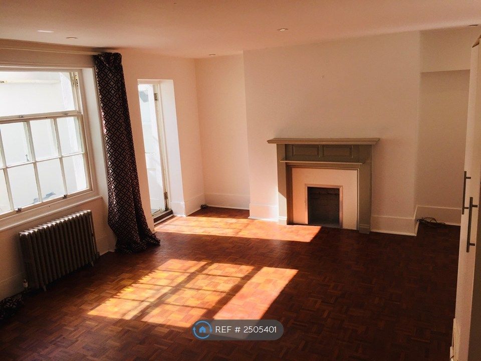 Property photo 2 of 26 Lounge Onto Patio Unfurnished.