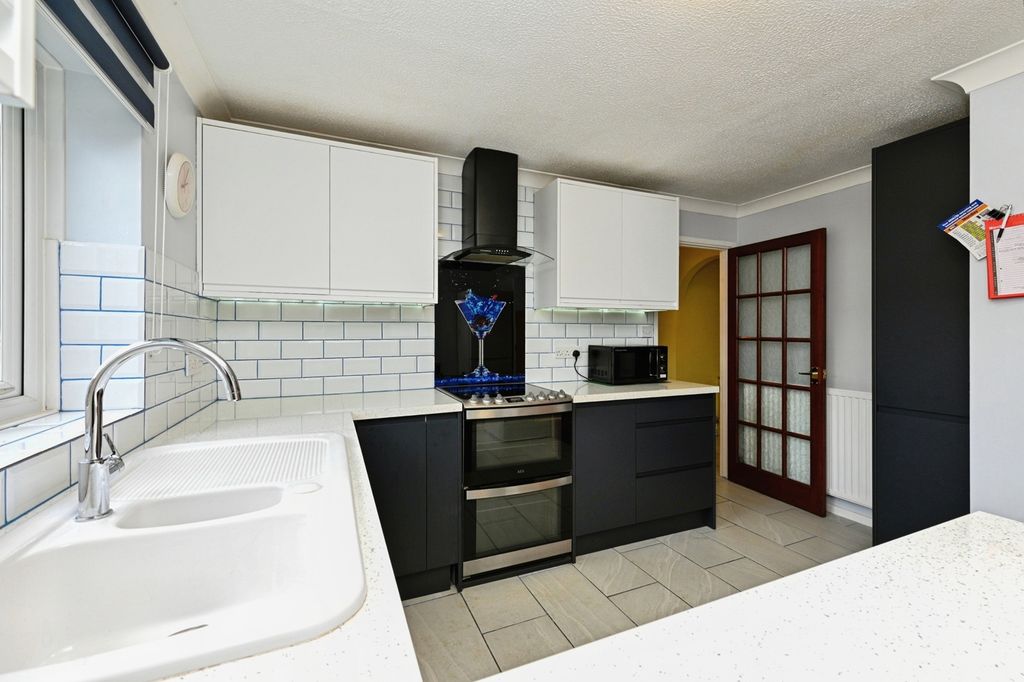 Property photo 3 of 19 Pbox-Img.Jpg