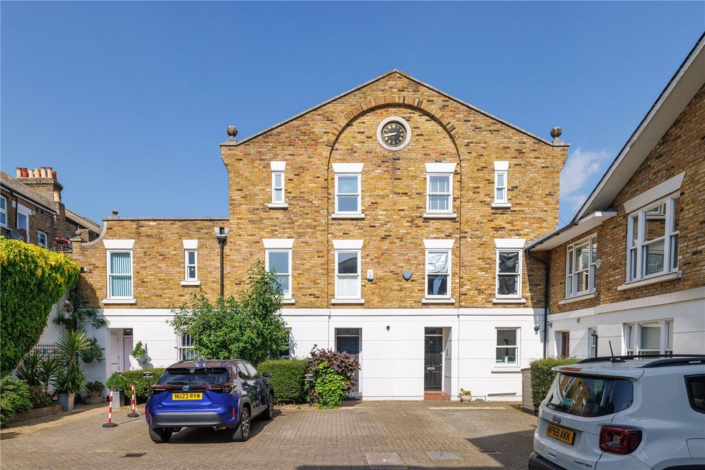 Property photo 1 of 9