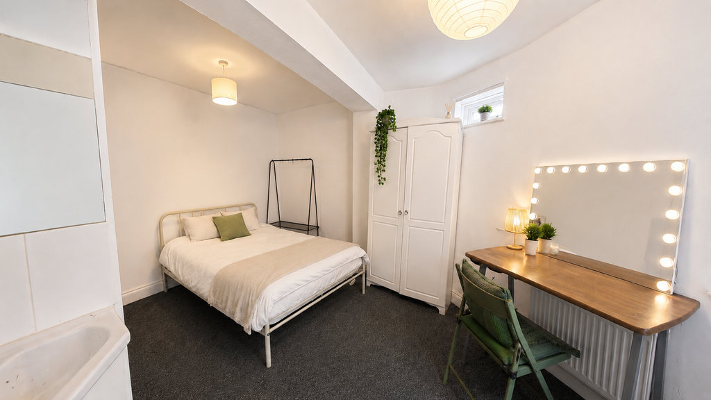 Property photo 1 of 14 Bed 1
