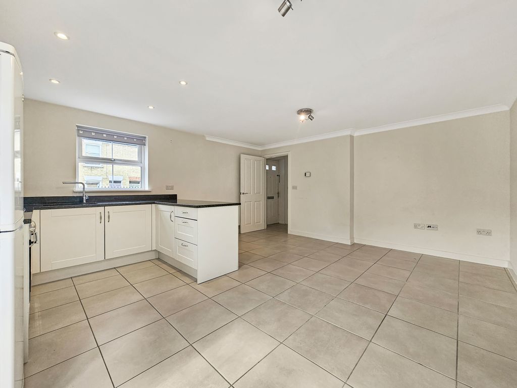 Property photo 2 of 14 1000149123