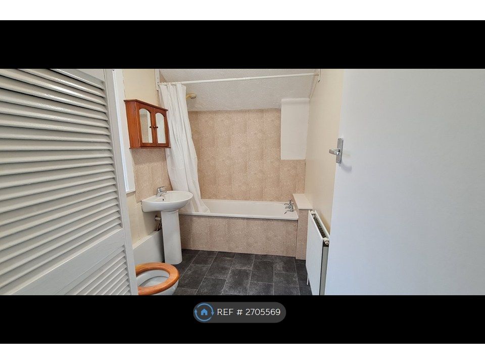 Property photo 2 of 3