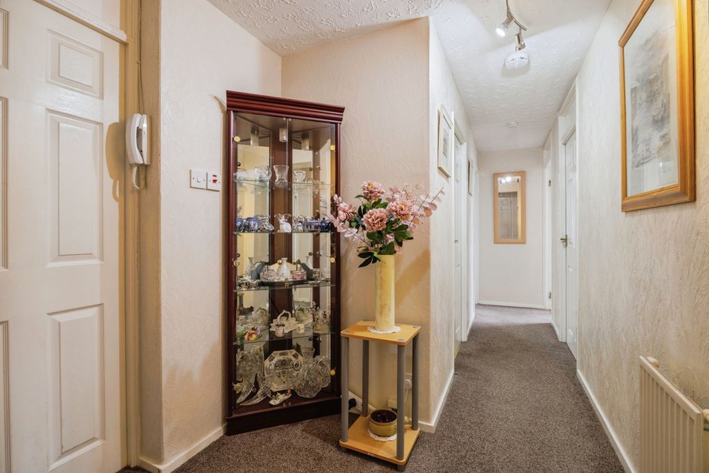Property photo 3 of 15 Hallway