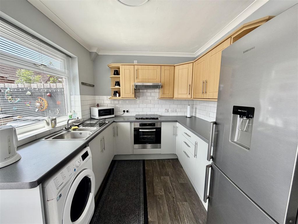 Property photo 2 of 15 Kitchen Diner