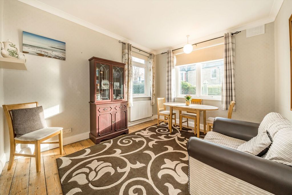 Property photo 3 of 8