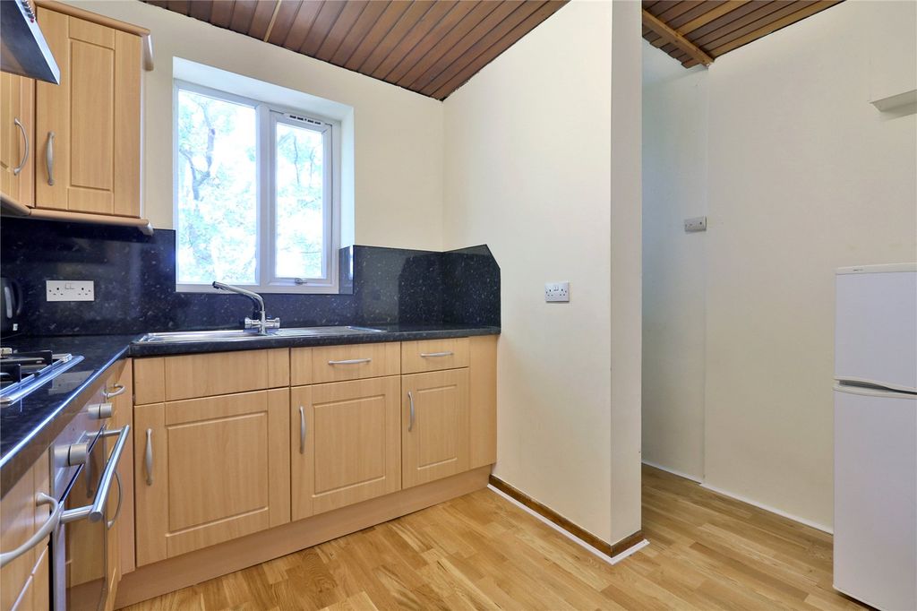Property photo 3 of 7 Picture No. 11