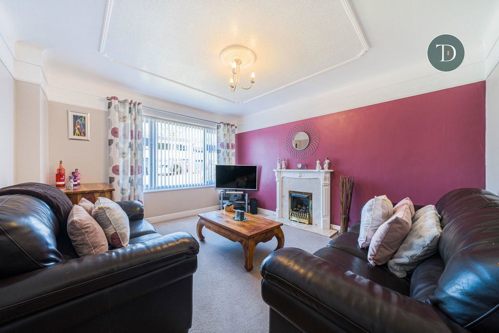 Property photo 3 of 37