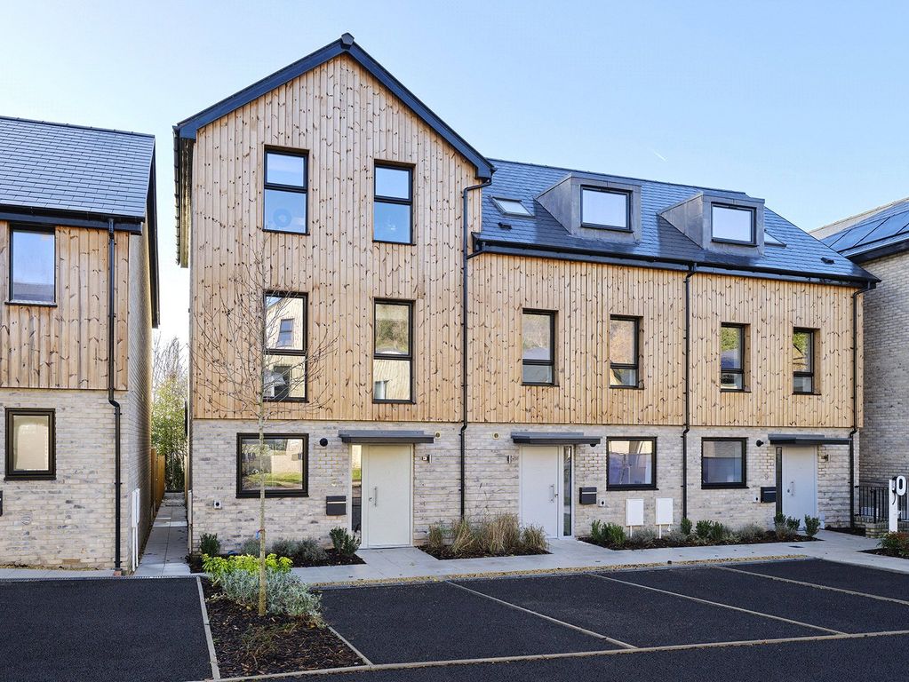 Property photo 2 of 11 3-Bed Show Home