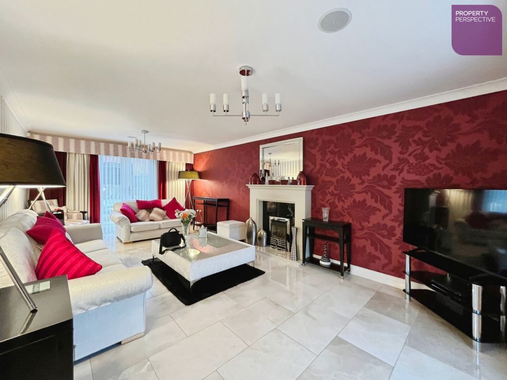 Property photo 2 of 20 Living Room