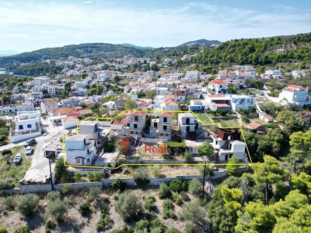 Property photo 2 of 26