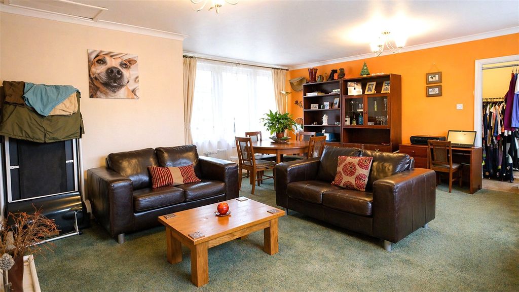 Property photo 3 of 12 Picture No. 27