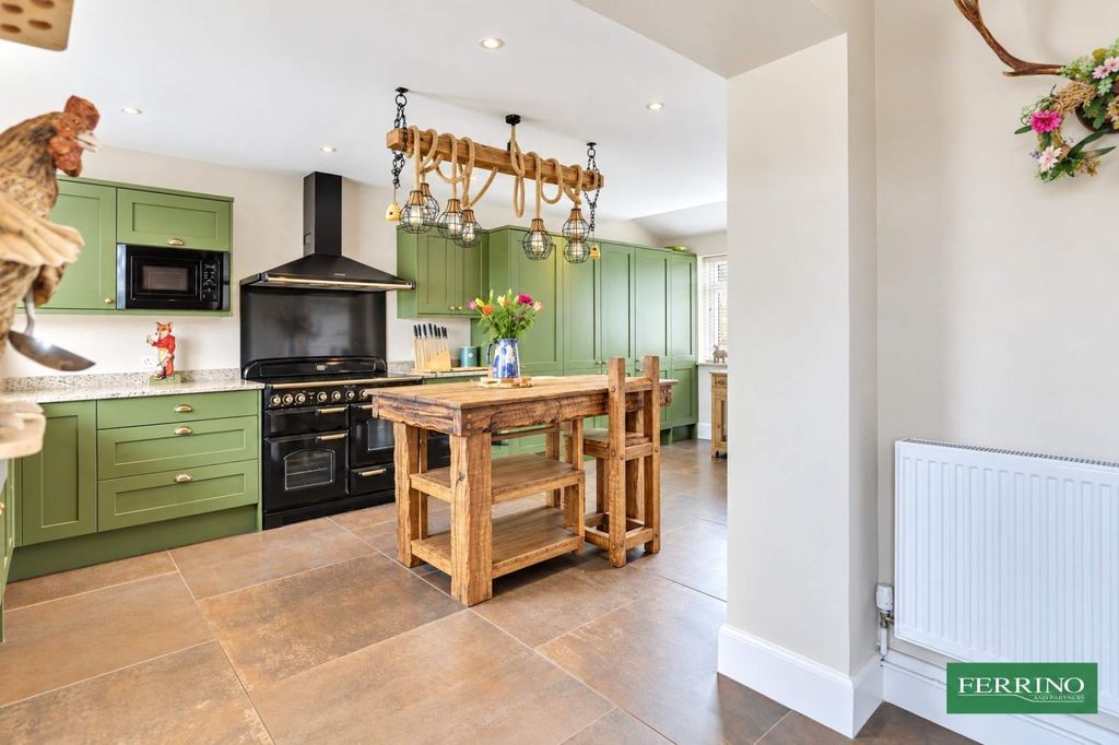 Property photo 2 of 36 Kitchen Breakfast Room