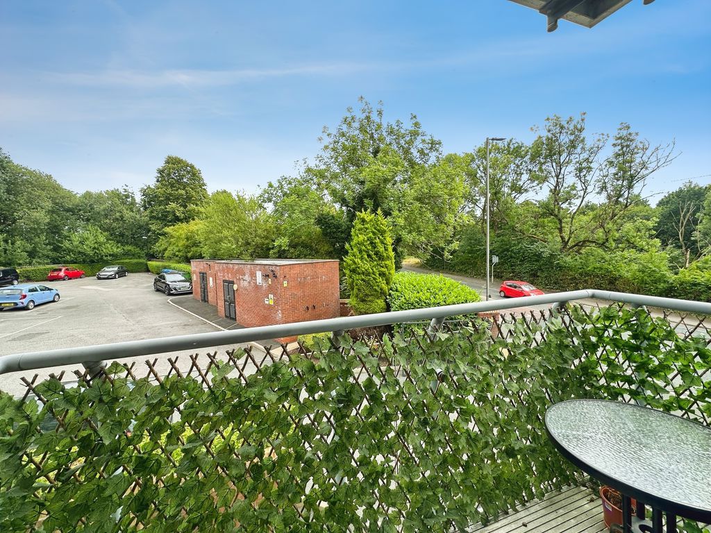 Property photo 3 of 9 Photo 6