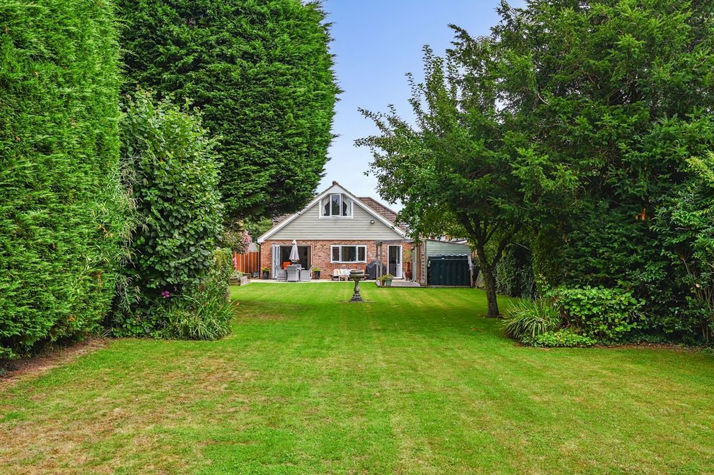 Property photo 1 of 28