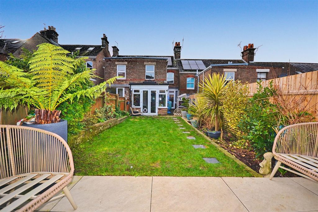 Property photo 3 of 17 12 (53).Png