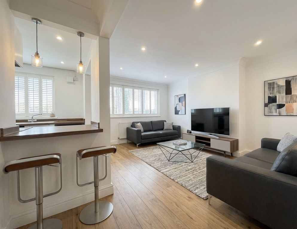 Property photo 1 of 8 2 Bedroom Maisonette For Sale