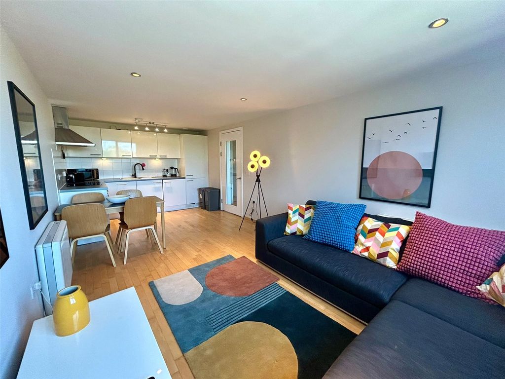 Property photo 1 of 12 Reception/Kitchen