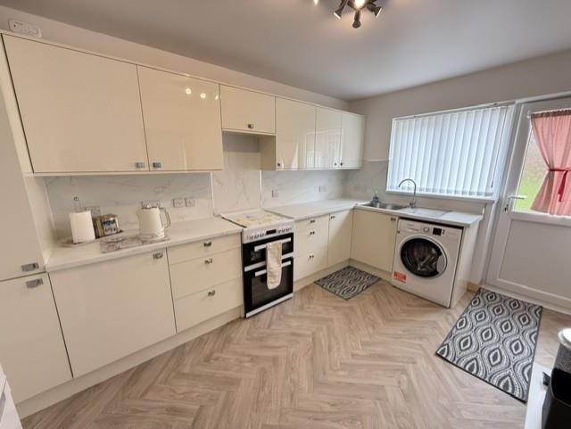 Property photo 3 of 15 Kitchen