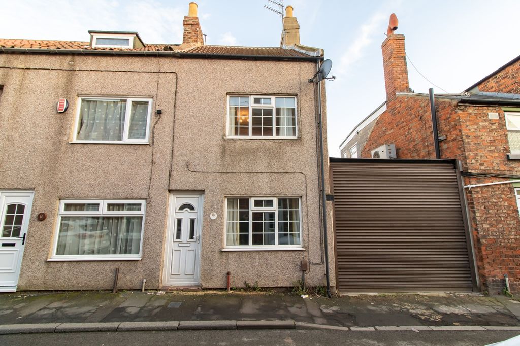 Property photo 1 of 16 Front View