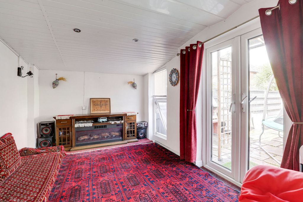 Property photo 3 of 22