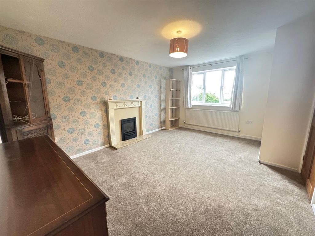 Property photo 2 of 12 Living Room