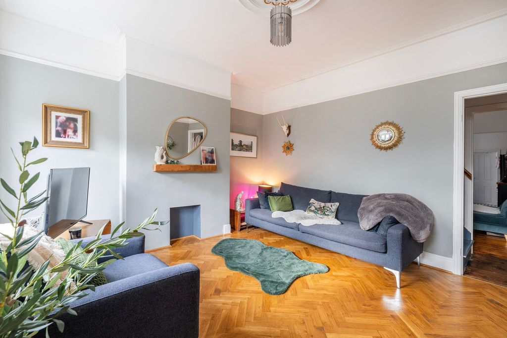 Property photo 2 of 19